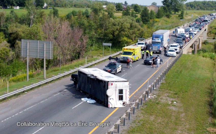 Accident autoroute 20 km 202 Crédit photo Eric Beaupré Vingt55. Tous droits réservés (3) wm